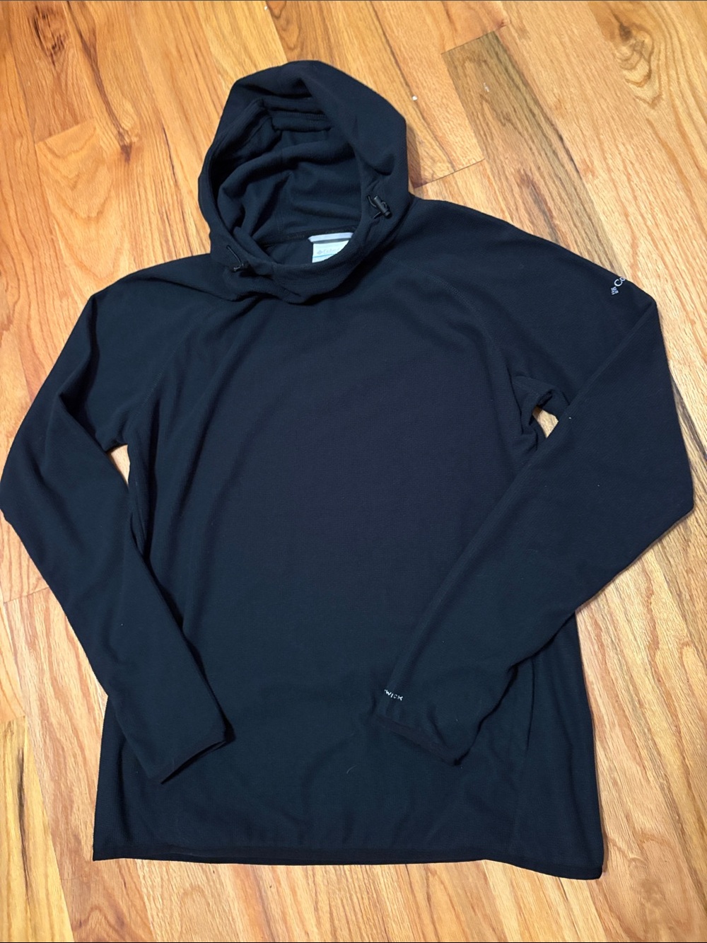 Columbia Women’s Black Hooded Long-Sleeve Pullover
